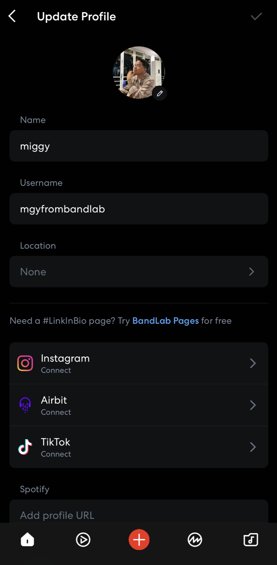 Écran de modification du profil dans l’application mobile BandLab, en anglais.